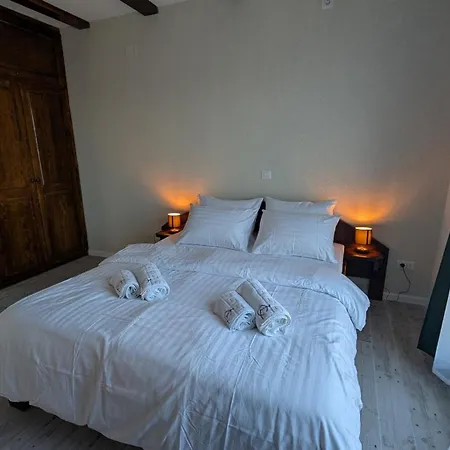 Villa Conacu' Lacului Brebu *